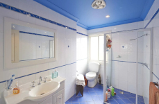 Как покрасить потолок в ванной комнате: пошаговая инструкция